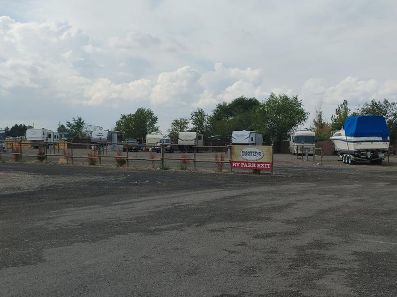 A wide shot of the RV Park provided at Buster's Restaurant and Saloon